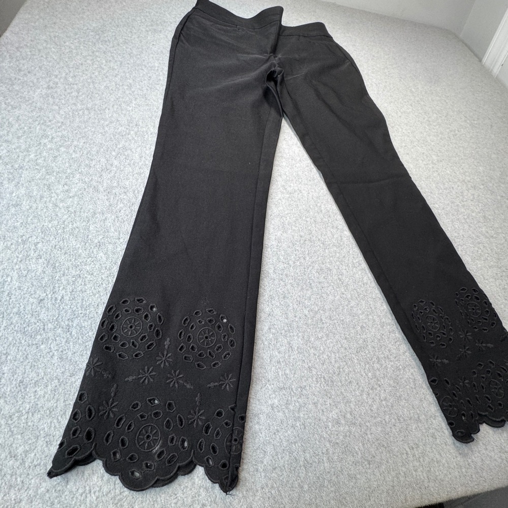 Chicos So Slimming Crop Pants Brigitte Slim Leg Eyelet Hem Size US 2 NEW - Picture 2 of 9